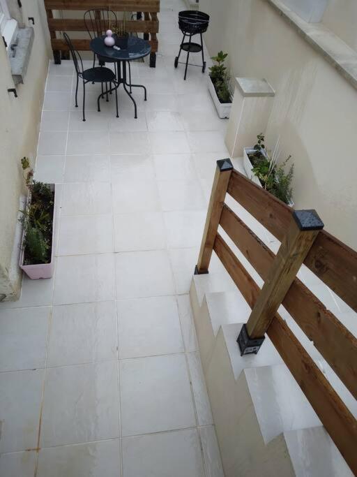 Appartement Cosy Avec Terrasse Vaux-Sur-Seine Exteriér fotografie
